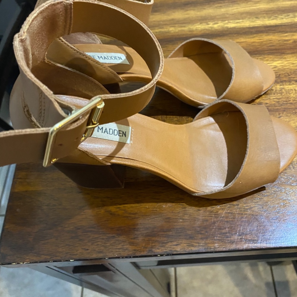 Shoes - Picture 2 of 4